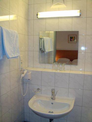 Dreibettzimmer, Dusche, Wc in Salzburg, Salzburg und Umgebung