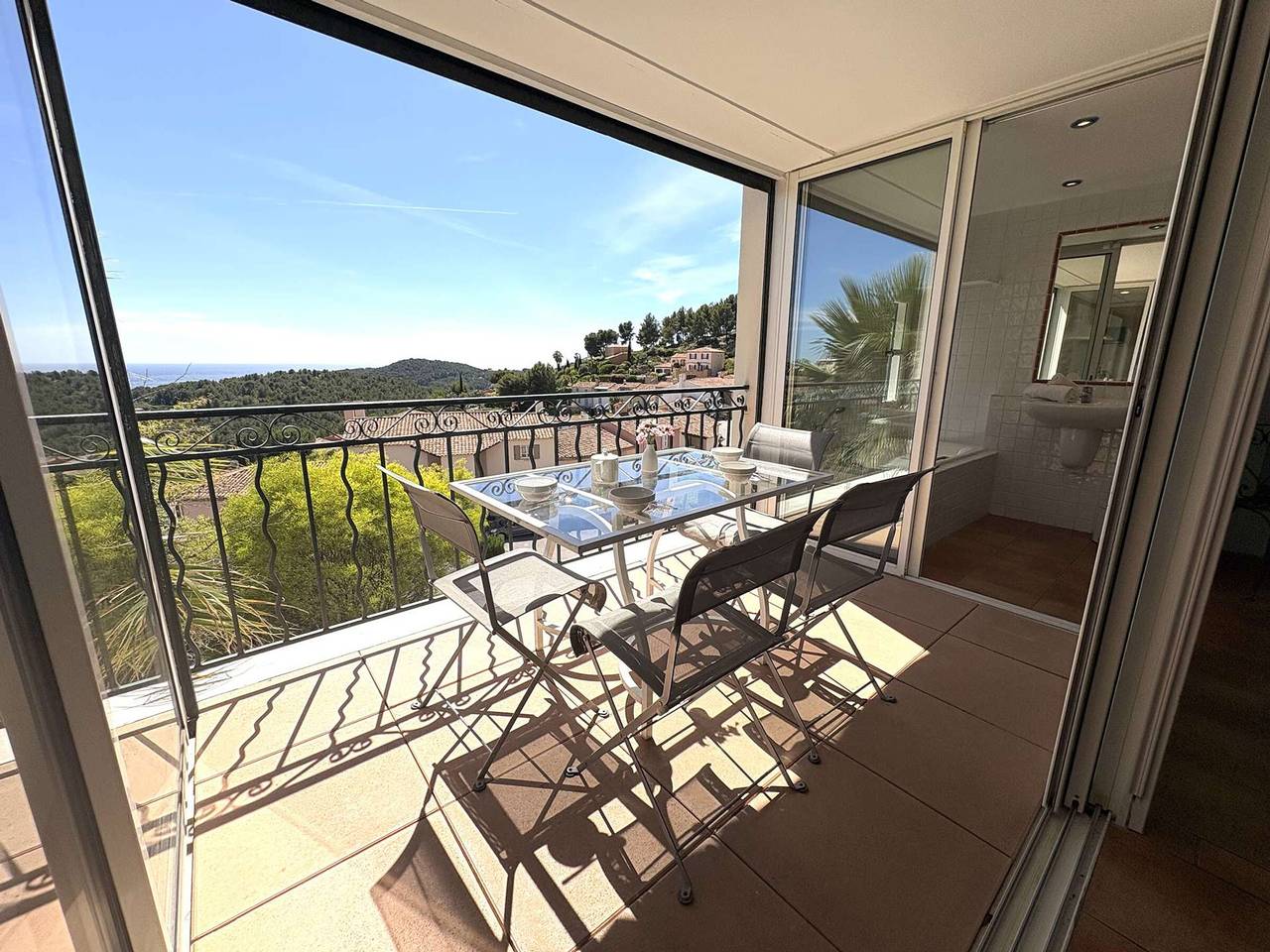 Appartamento intero, Apartment stunning sea view - 4 guests in Saint-Cyr-sur-Mer, Costa mediterranea (Francia)