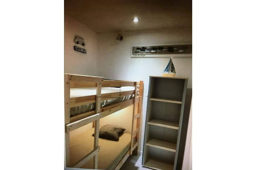 Geheel appartement, Beautiful garden level with terrace, sea view and direct access to the beach - swimming pool in Bormes-les-Mimosas, Nationaal park Port-Cros