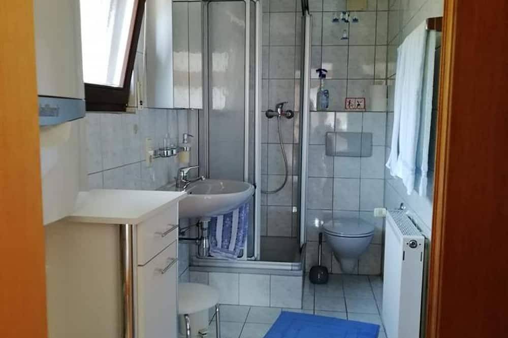 Entire apartment, Ferienhaus Burgblick - 4-bed vacation home, shower/Wc, 2 bedrooms in Bad Münstereifel, Naturpark Hohes Venn-Eifel