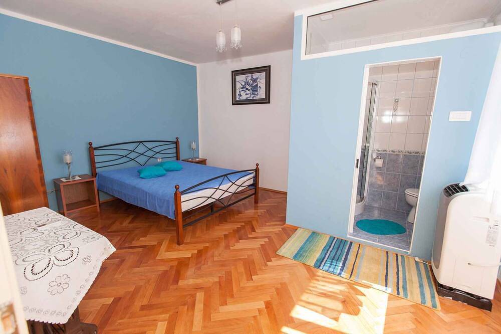 Feriehus med basseng for 8 personer in Tribalj, Primorje-Gorski Kotar