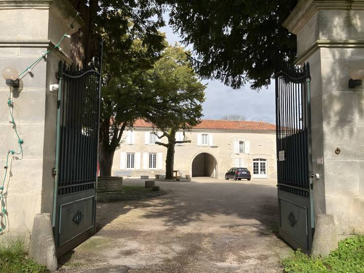 Location de vacances pour 2 personnes, avec Jardin en Poitou-Charentes