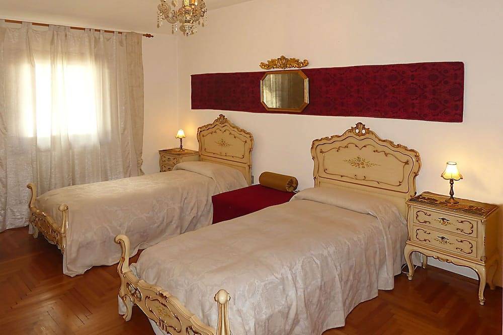 Apartamento entero, 'Palazzo Rossi' Apartamento 3A en el centro histórico con aparcamiento y conexión Wi-Fi in Treviso, Provincia de Treviso