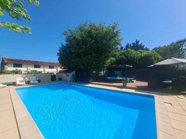 Gîte pour 6 personnes, avec piscine à Saint-Pierre-de-Juillers