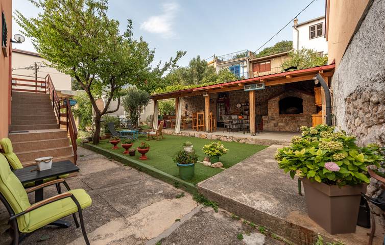 Gîte pour 2 personnes, avec terrasse à Karlobag - 4
