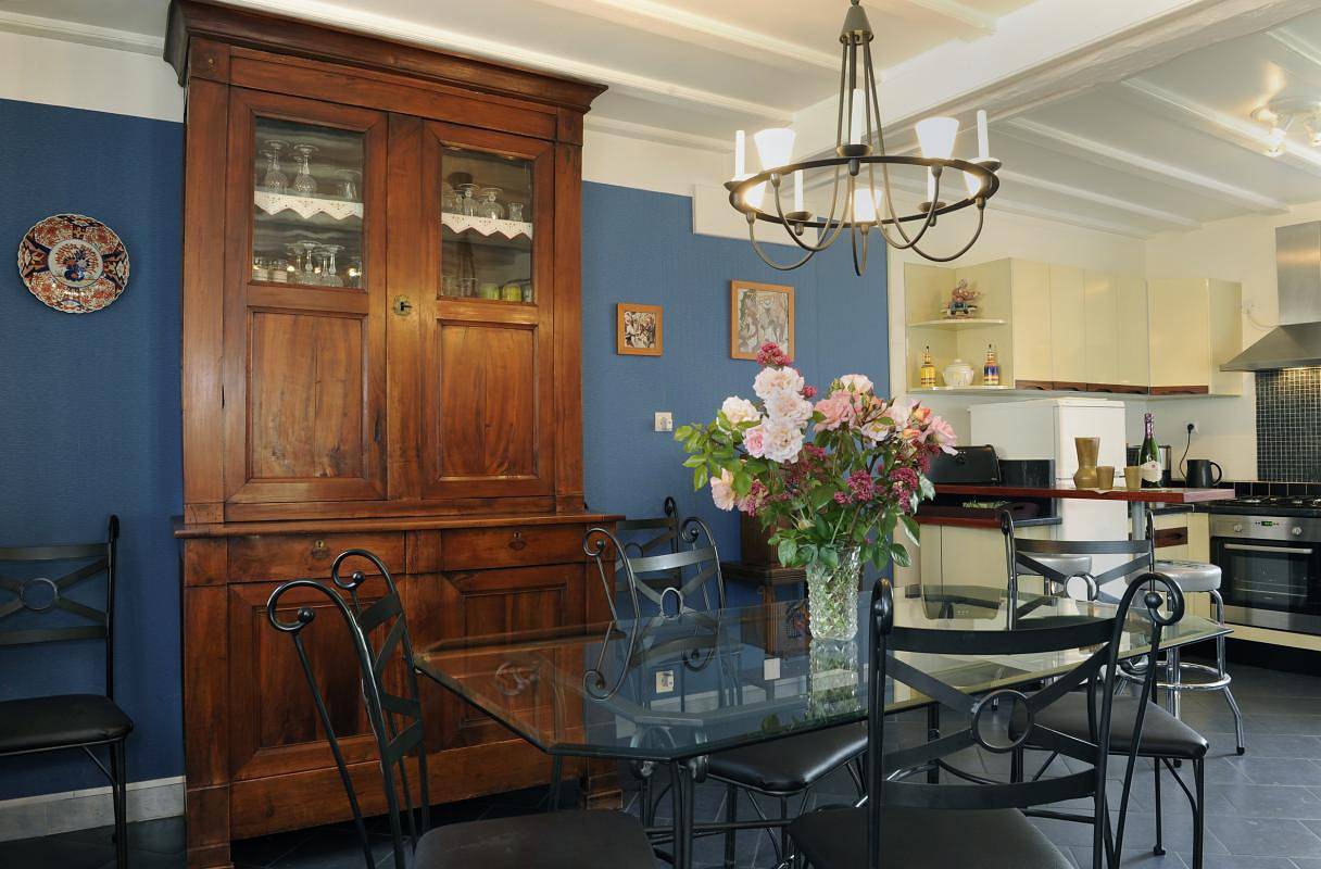 La Salle de Danse in Eaux-Puiseaux, Aube