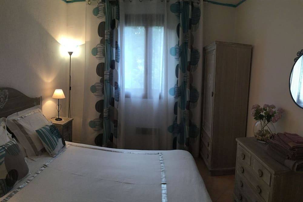 Waterfront self-catered house in Coti-Chiavari, Ajaccio region