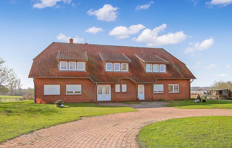 Ganze Ferienwohnung, Gemütliches Strandappartement mit Garten, Parkplatz und Kabel-TV in Hohen Wangelin, Naturpark Nossentiner/Schwinzer Heide