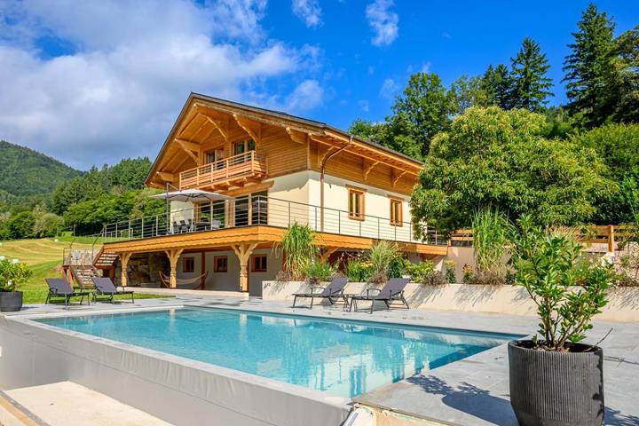 Location de vacances pour 10 personnes, avec Balcon et Jacuzzi ainsi que Terrasse et Jardin à Bitschwiller-lès-Thann