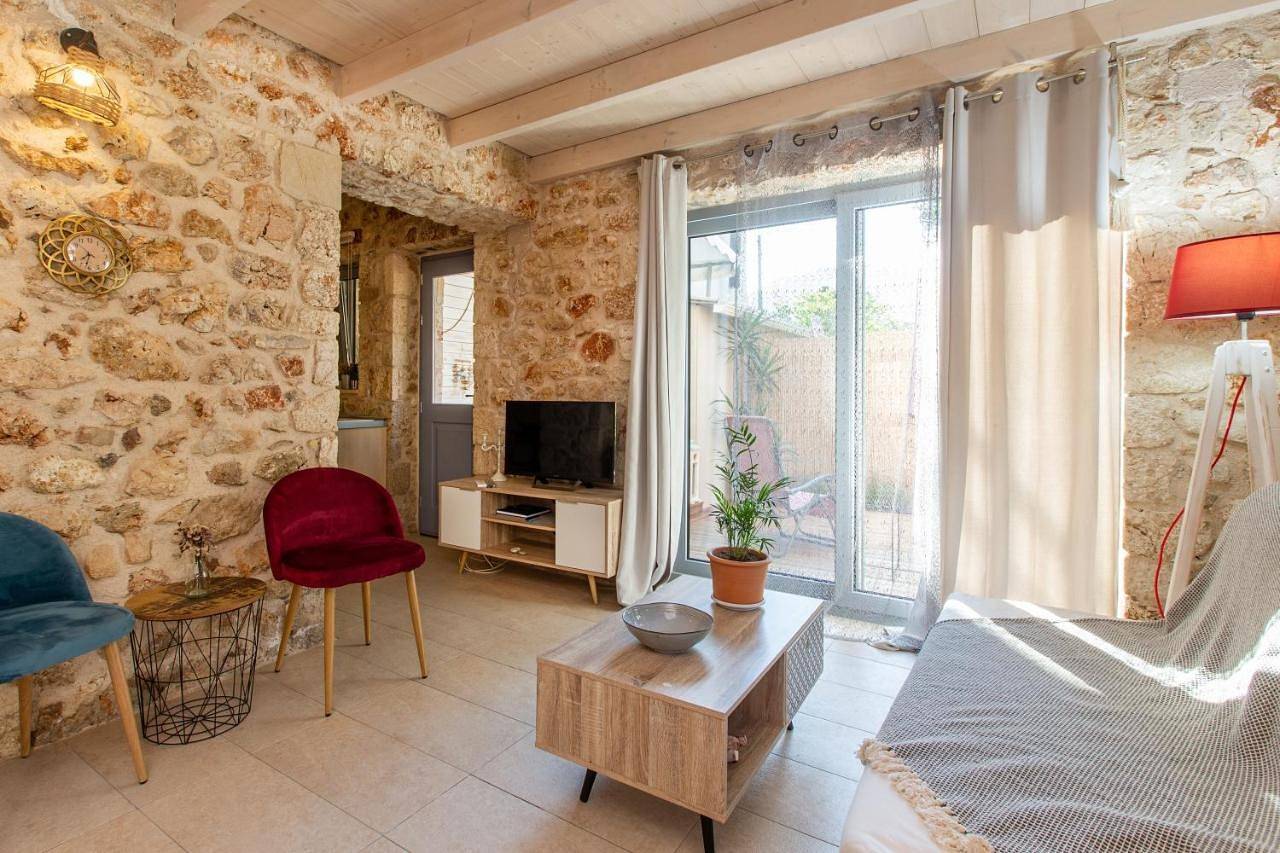 Luxurious bungalow in Ipsos beach in Corfú