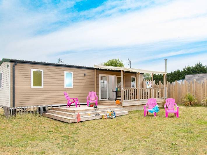 Camping Les Carolins - Mobilhome 7 personnes - Premium Jardin- 38.5m² - 3 chambres - 2 Sdb- 2 Wc in Port-Bail-sur-Mer, Côte de la Déroute
