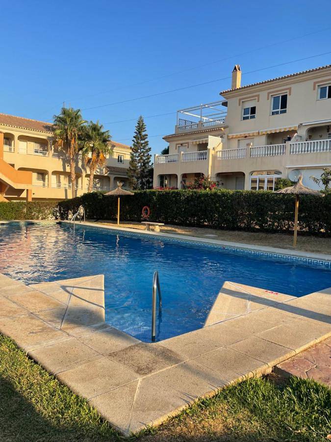 Apartamento de vacaciones para 2 personas, con jardín además de vistas y piscina - 1