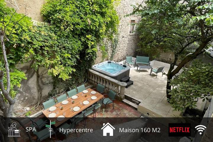 Location de vacances pour 13 personnes, avec Jacuzzi et Terrasse dans Château de Blois