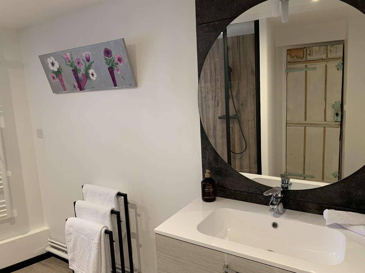 Three-Bedroom House in Forges-les-Eaux, Région de Dieppe