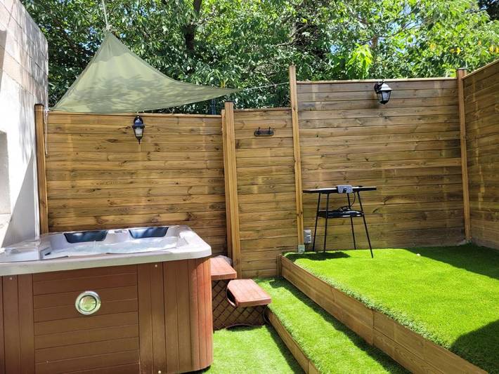 Appart’hôtel pour 2 personnes, avec sauna ainsi que jacuzzi et jardin