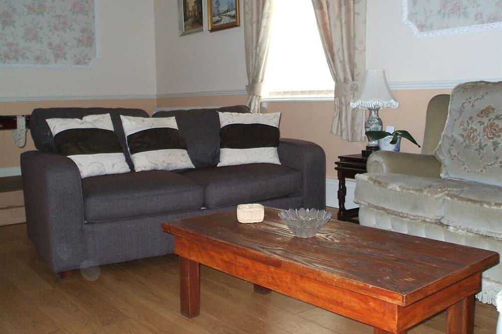 Entire apartment, Cottage Unit Ensuite with City View Sands House in Durham, County Durham