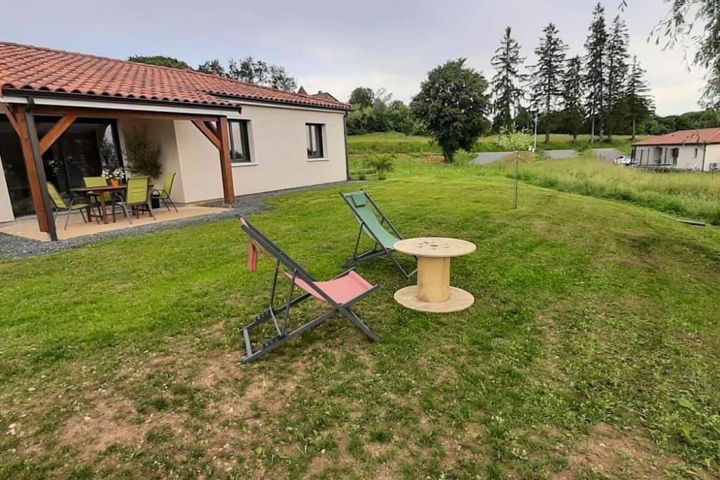 Three-Bedroom House in District de Lu'nan, Lot