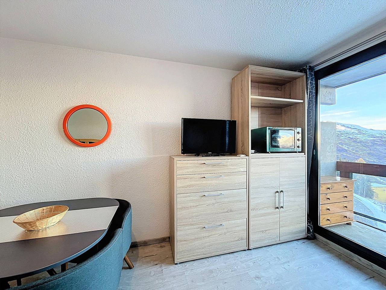 Estudio entero, Studio rénové · Pied des pistes · Balcon · Wifi gratuit  in Le Corbier, Villarembert