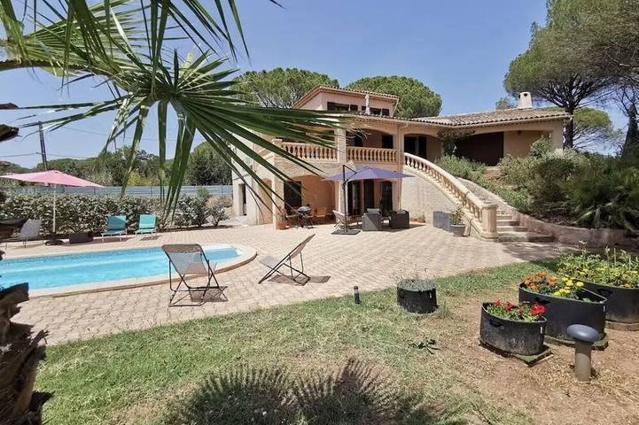 Villa pour 8 personnes, avec balcon et jardin à Vidauban