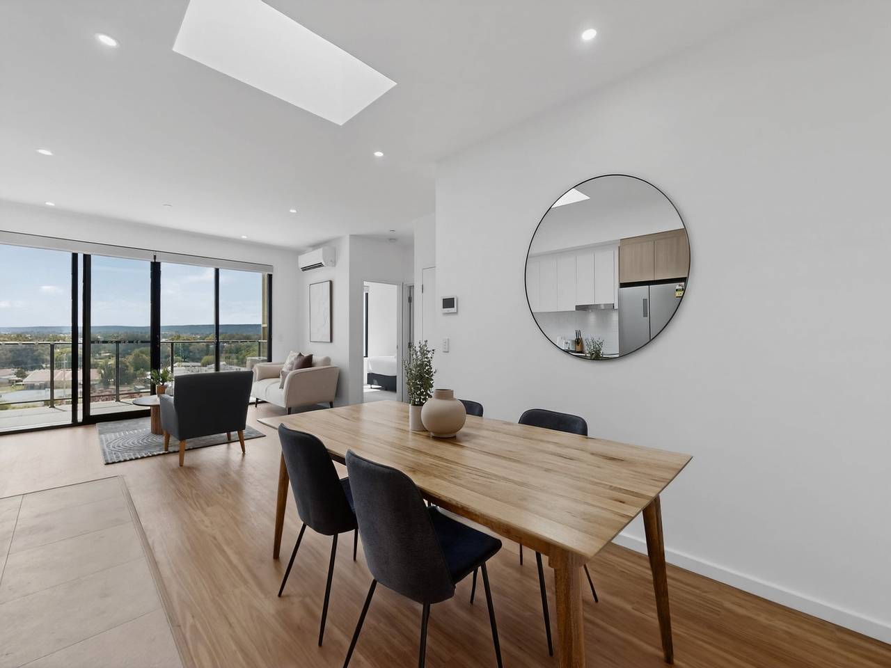 Hel leilighet, Moderne, nyinnredet leilighet med komplett kjøkken in Cannington, Perth