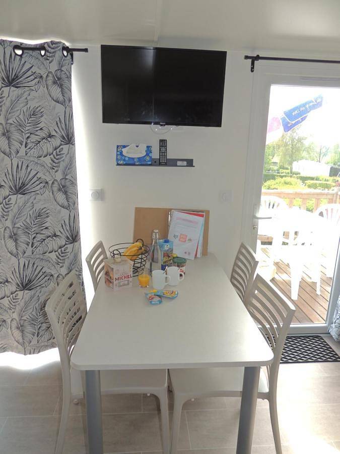 Parc de vacances pour 5 personnes, avec piscine ainsi que jardin et vue, adapté aux familles à Litteau - 4