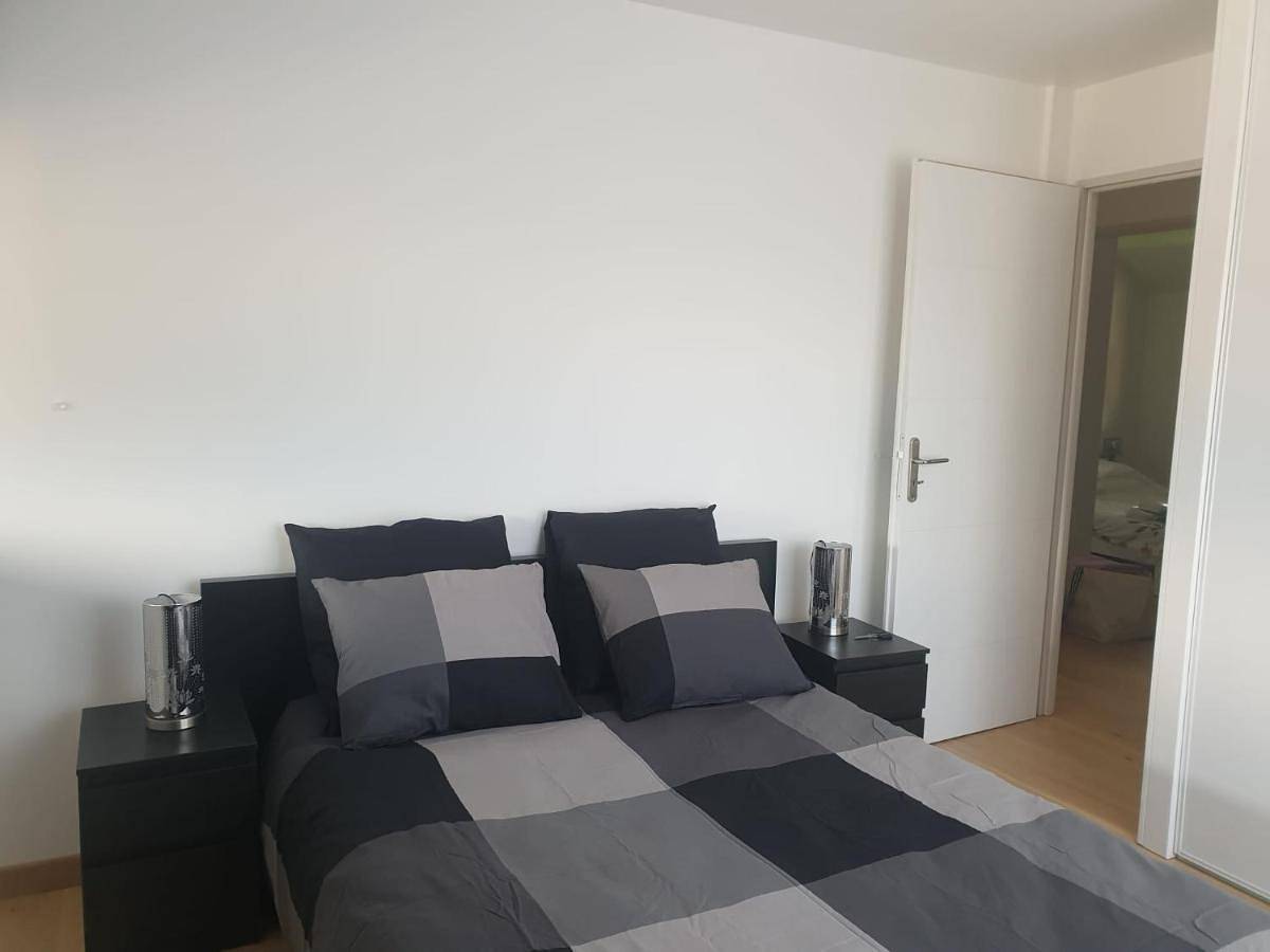 Appartement entier, Standard Double Room with Shared Bathroom in Valleiry, Région de Saint-Julien-en-Genevois