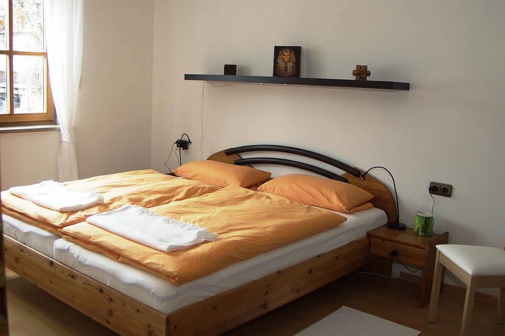 Ganze Wohnung, Komfortable Ferienwohnung am Ortsrand Bad Aibling in Ferienregion Voralpenland in Bad Aibling, Landkreis Rosenheim