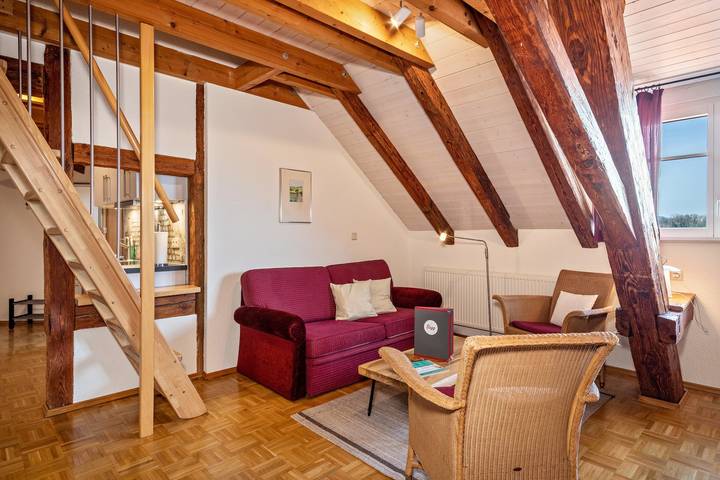 Ganze Wohnung, Apartment „Kornboden“ mit Gemeinschaftsgarten, Balkon und Wlan in Kippenhausen, Immenstaad am Bodensee