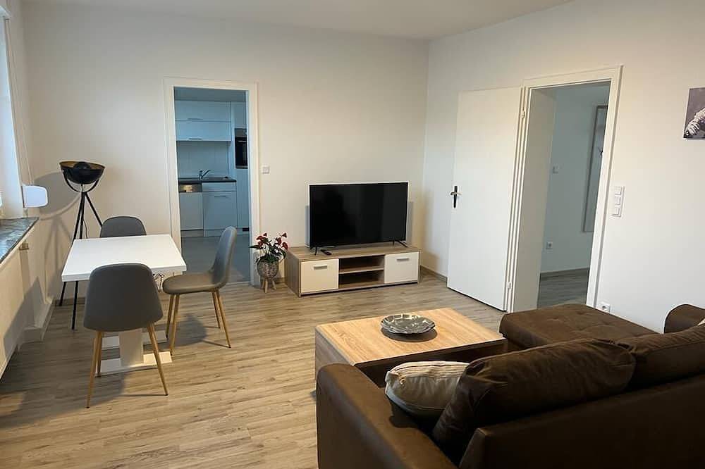 Ganze Wohnung, Eine modern renovierte Wohnung mit Balkonterrasse. in Lübbecke, Wiehengebirge