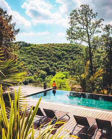 Gîte pour 15 personnes, avec sauna et jardin ainsi que piscine et vue à Saint-Jean-du-Pin