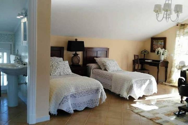 Homerez - Elegante Villa in Algar in Algar, Pueblos Blancos