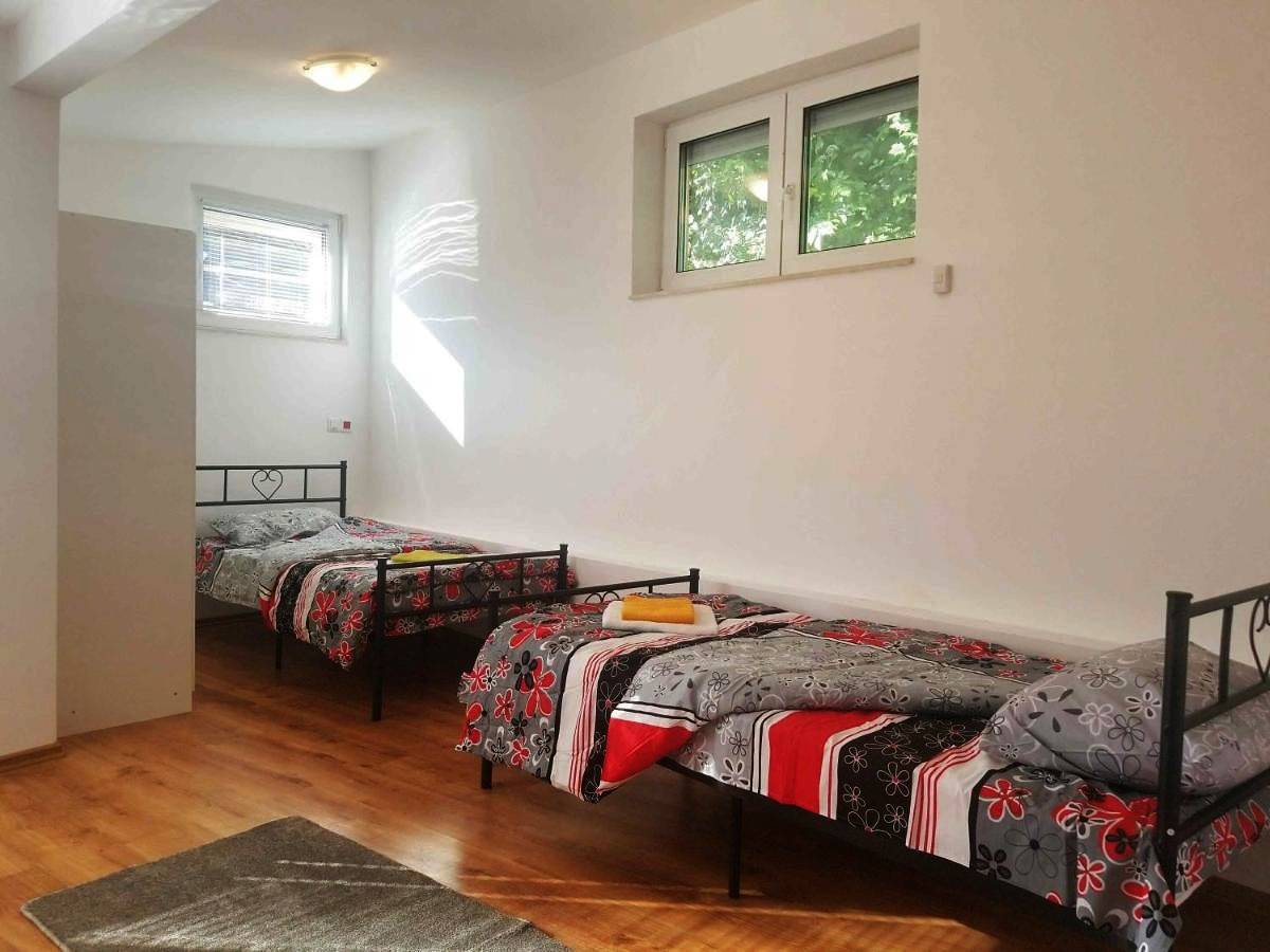 Ganze Wohnung, Three-Bedroom Apartment in Bad Abbach, Ostbayern