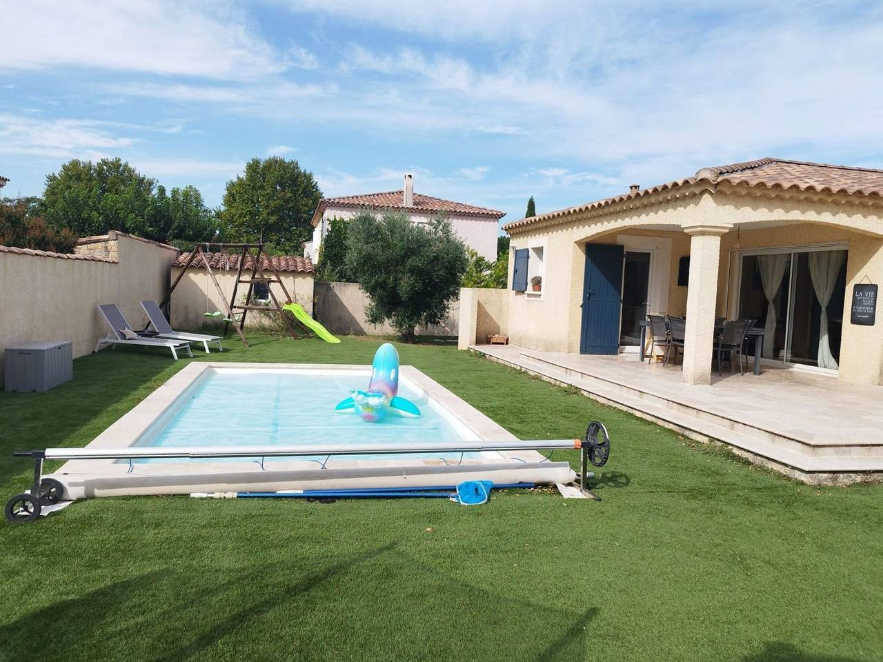 Charmantes Haus mit Pool und Garten in Sénas, Région d'Arles
