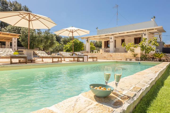 Villa for 6 people, with garden, with pets in Ostuni