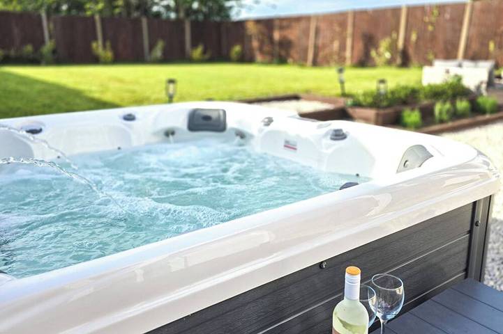 Maison de vacances pour 8 personnes, avec jacuzzi ainsi que terrasse et jardin - 1