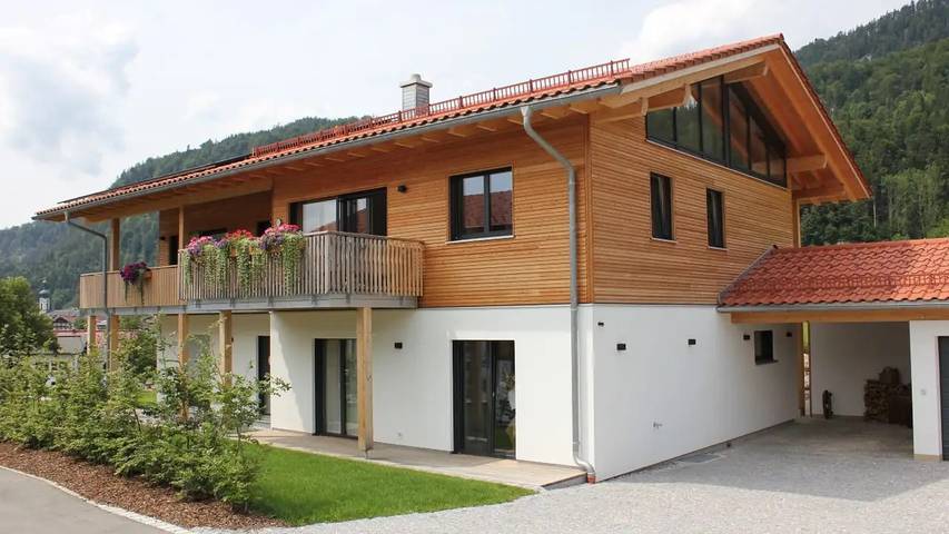 Ferienhaus für 6 Personen, mit Balkon und Sauna sowie Garten in Reit im Winkl