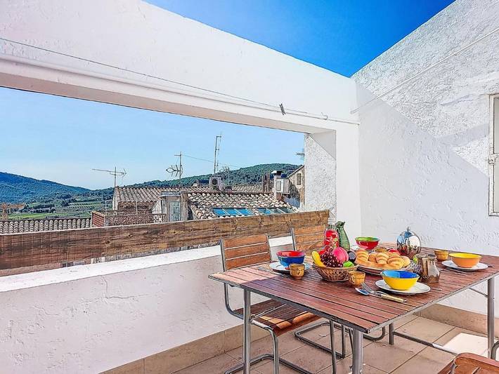 Location de vacances pour 6 personnes, avec terrasse dans Office De Tourisme De La Cadiere D Azur - 2