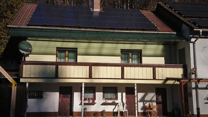 Ferienwohnung für 8 Personen, mit Balkon und Terrasse sowie Garten und Sauna in Peißenberg