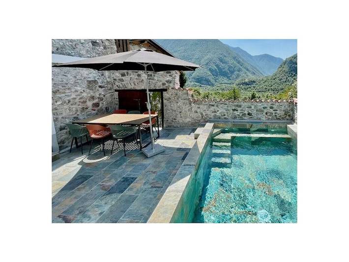 Location de vacances pour 6 personnes, avec Balcon et Terrasse ainsi que Jardin et Piscine à Kobarid
