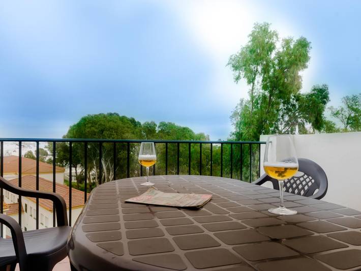 Apartamento vacacional entero, Conil, piscina, aire acondicionado y parking in Playa de los Bateles (Conil de la Frontera), Conil de la Frontera