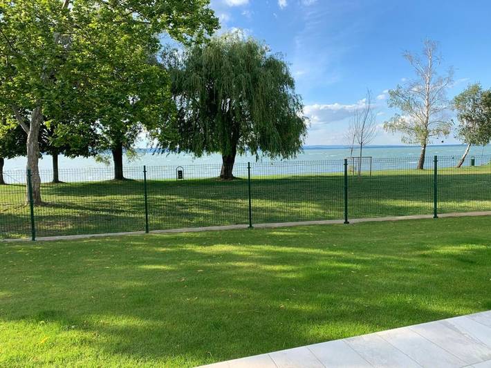 Ferienwohnung für 6 Personen, mit Garten und Seeblick sowie Ausblick und Pool in Siofok - 4
