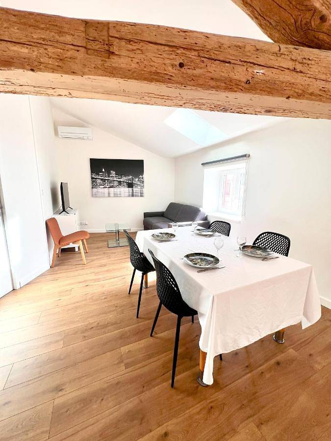 Gîte pour 4 personnes à Champagne-au-Mont-d'Or - 3