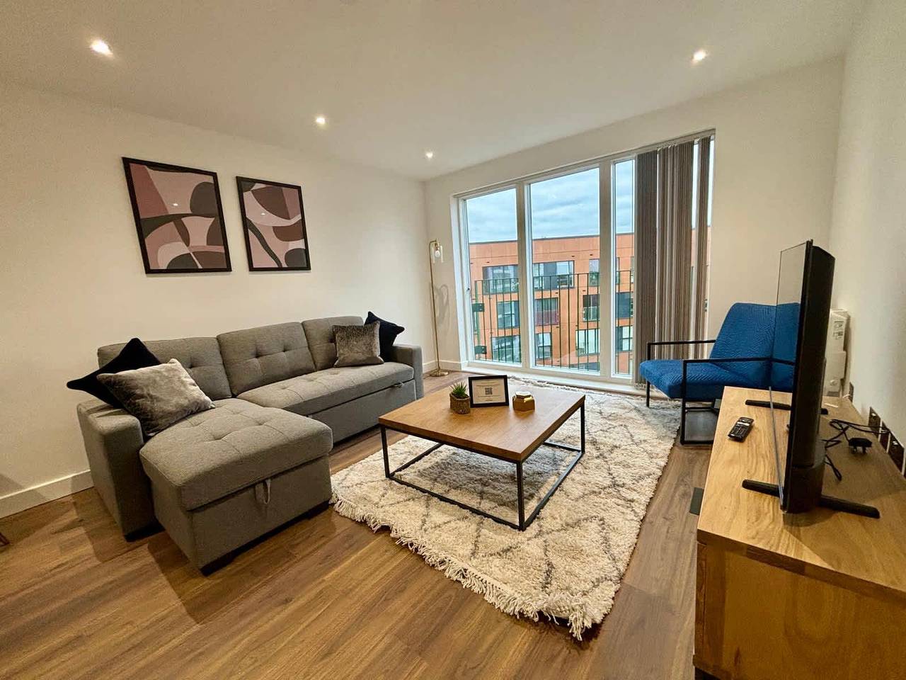 Entire apartment, Bracknell Apartment | Walk to Station | Sleeps 3 in Bracknell, Berkshire