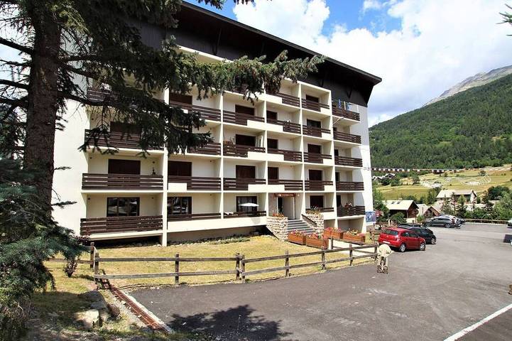 Ganze Wohnung, Renoviertes Studio nahe Pisten, Parkplatz, ausgestattete Küche in La Salle-les-Alpes, Serre Chevalier