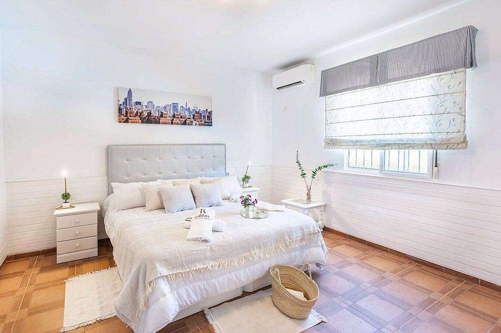 Villa Yasleni Arenas in Arenas, Costa del Sol