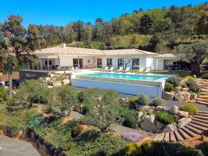 Maison de vacances pour 10 personnes, avec jardin à La Garde-Freinet