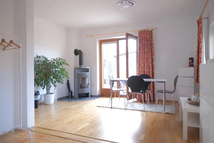Ferienwohnung für 2 Personen, mit Ausblick und Terrasse sowie Garten - 1