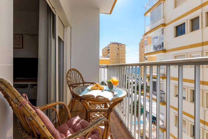 Apartamento de vacaciones para 4 personas, con jardín además de vistas y terraza - 1