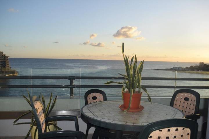 Vakantieappartement voor 6 personen, met terras en uitzicht in San Giljan