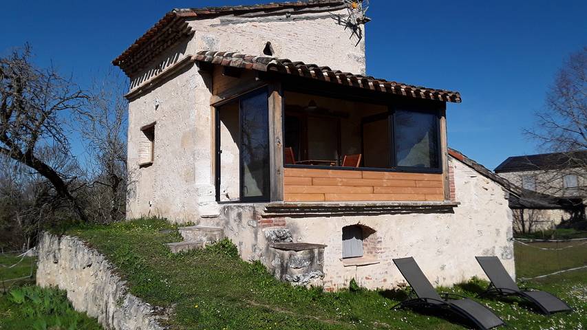 Gîte pour 2 personnes, avec terrasse à Cahuzac-sur-Vère
